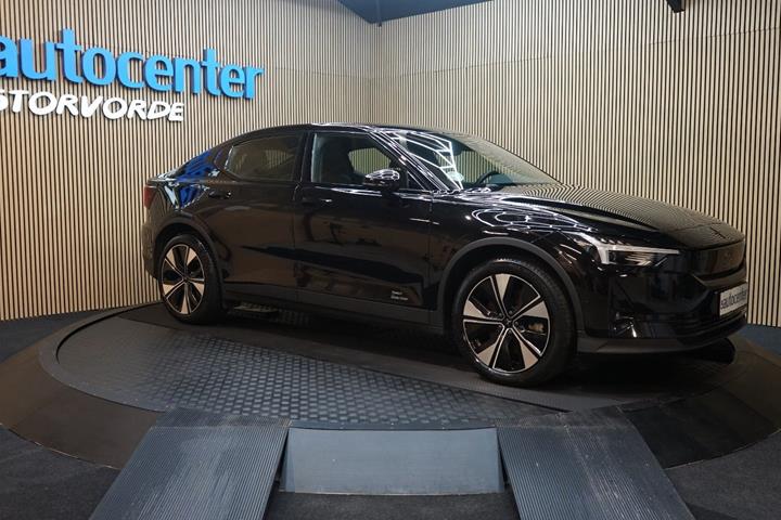 Sort Polestar 2 fra 2024 set udefra
