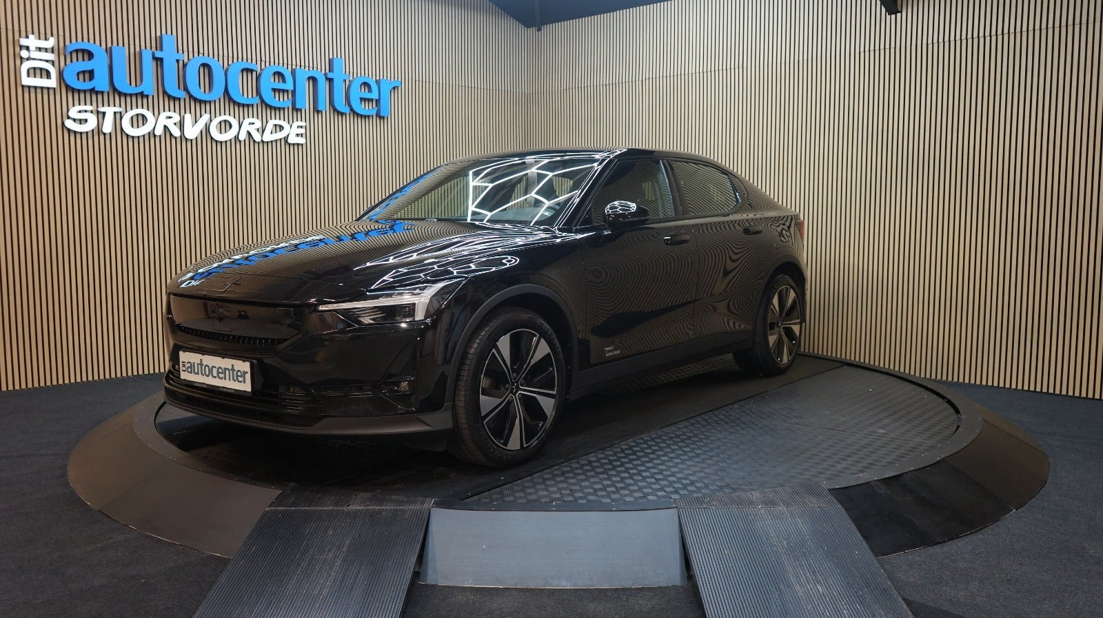 Sort Polestar 2 fra 2024