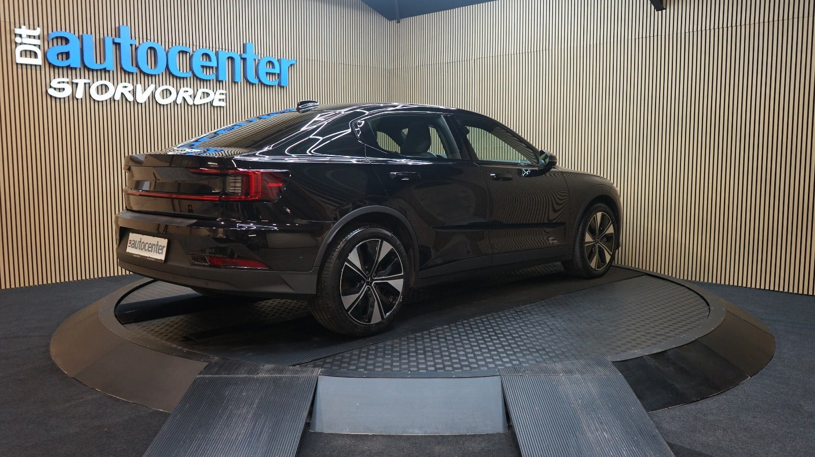 Sort Polestar 2 fra 2024