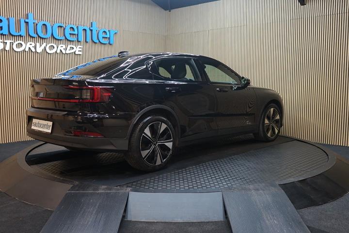 Sort Polestar 2 fra 2024