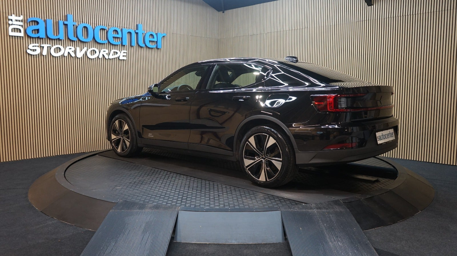 Sort Polestar 2 fra 2024