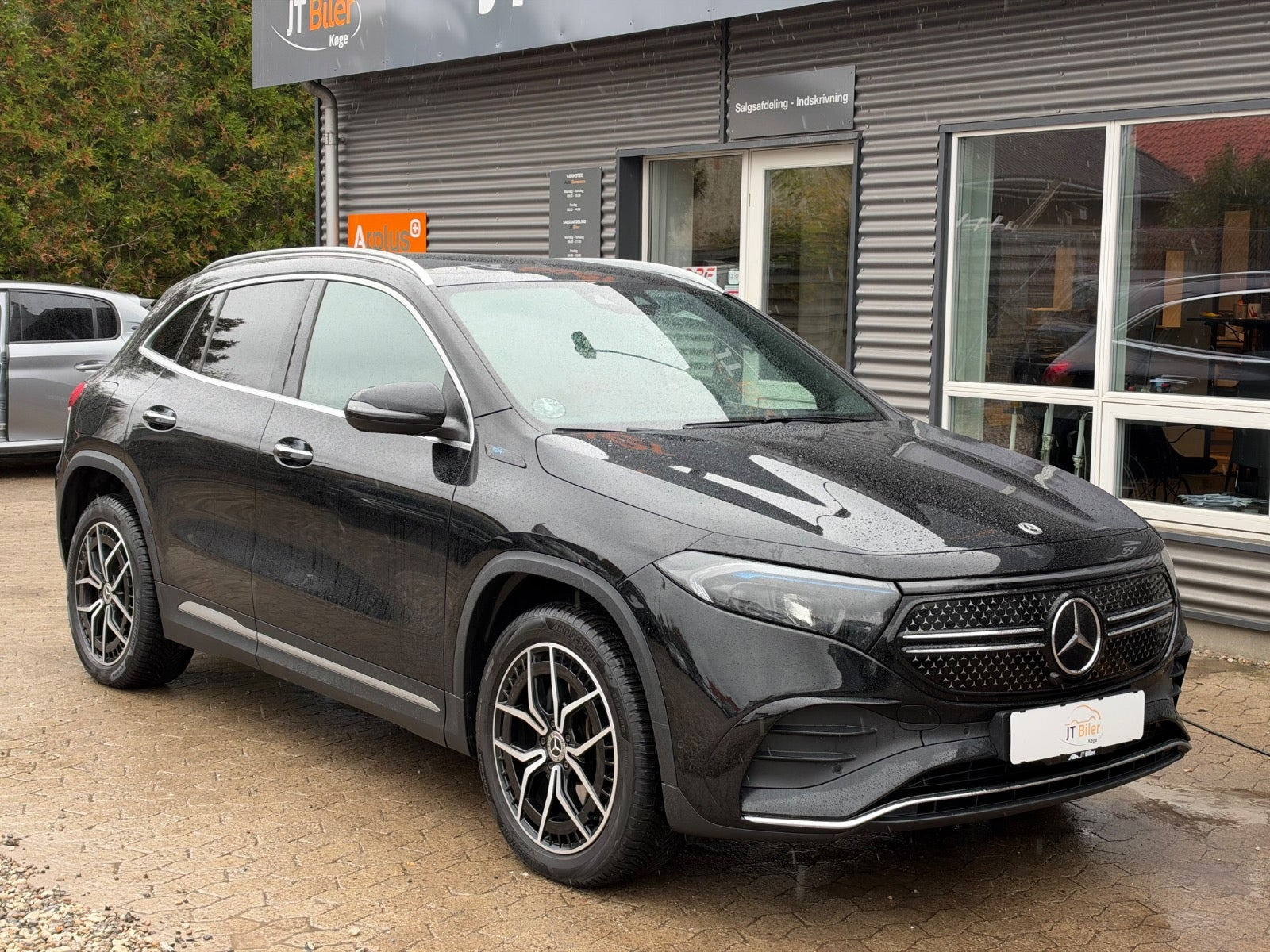 Sort Mercedes EQA250 fra 2021