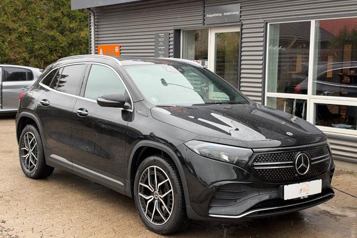 Sort Mercedes EQA250 fra 2021