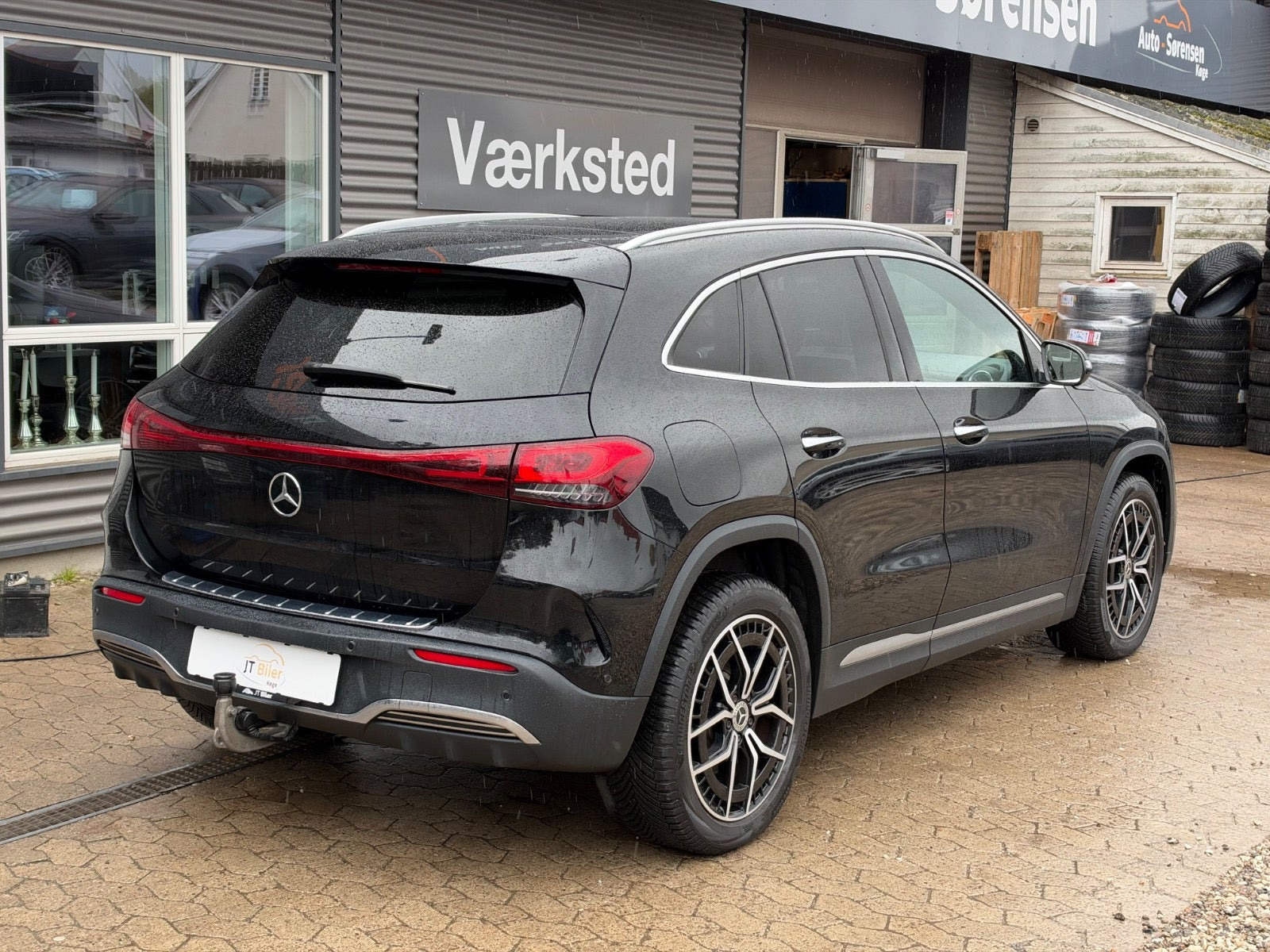 Sort Mercedes EQA250 fra 2021
