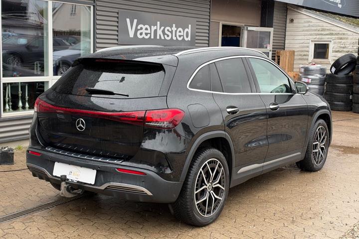 Sort Mercedes EQA250 fra 2021