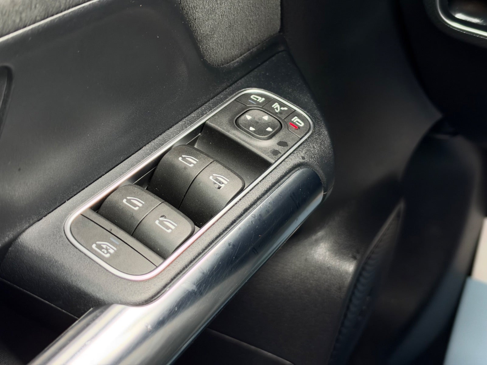 Sort Mercedes EQA250 fra 2021