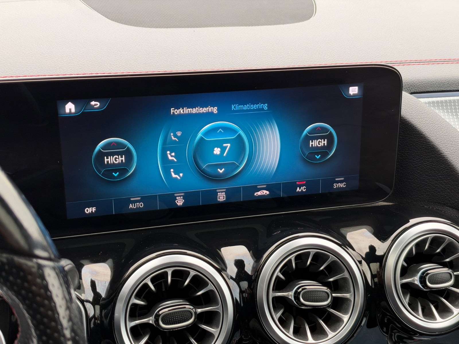Sort Mercedes EQA250 fra 2021
