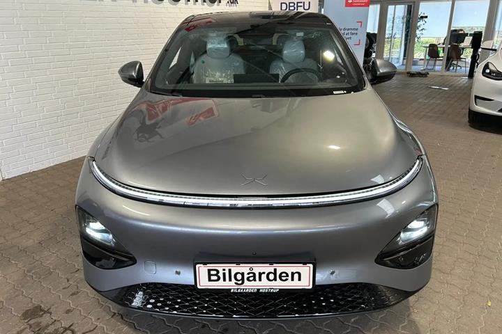 Grå Xpeng G6 fra 2026