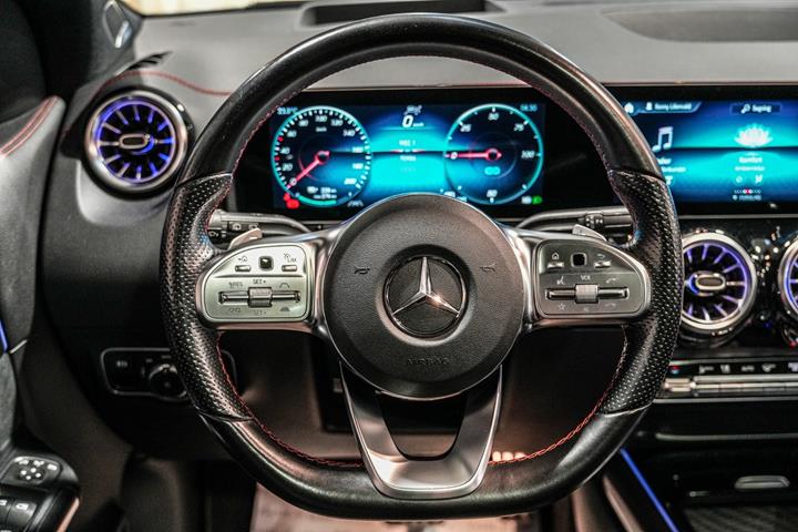 Grå Mercedes EQA250 fra 2021