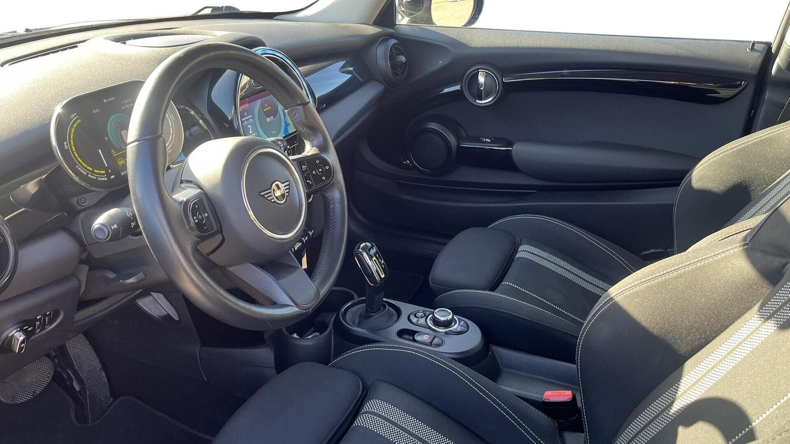 Sort Mini Cooper SE fra 2022