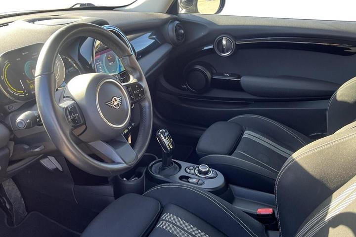 Sort Mini Cooper SE fra 2022