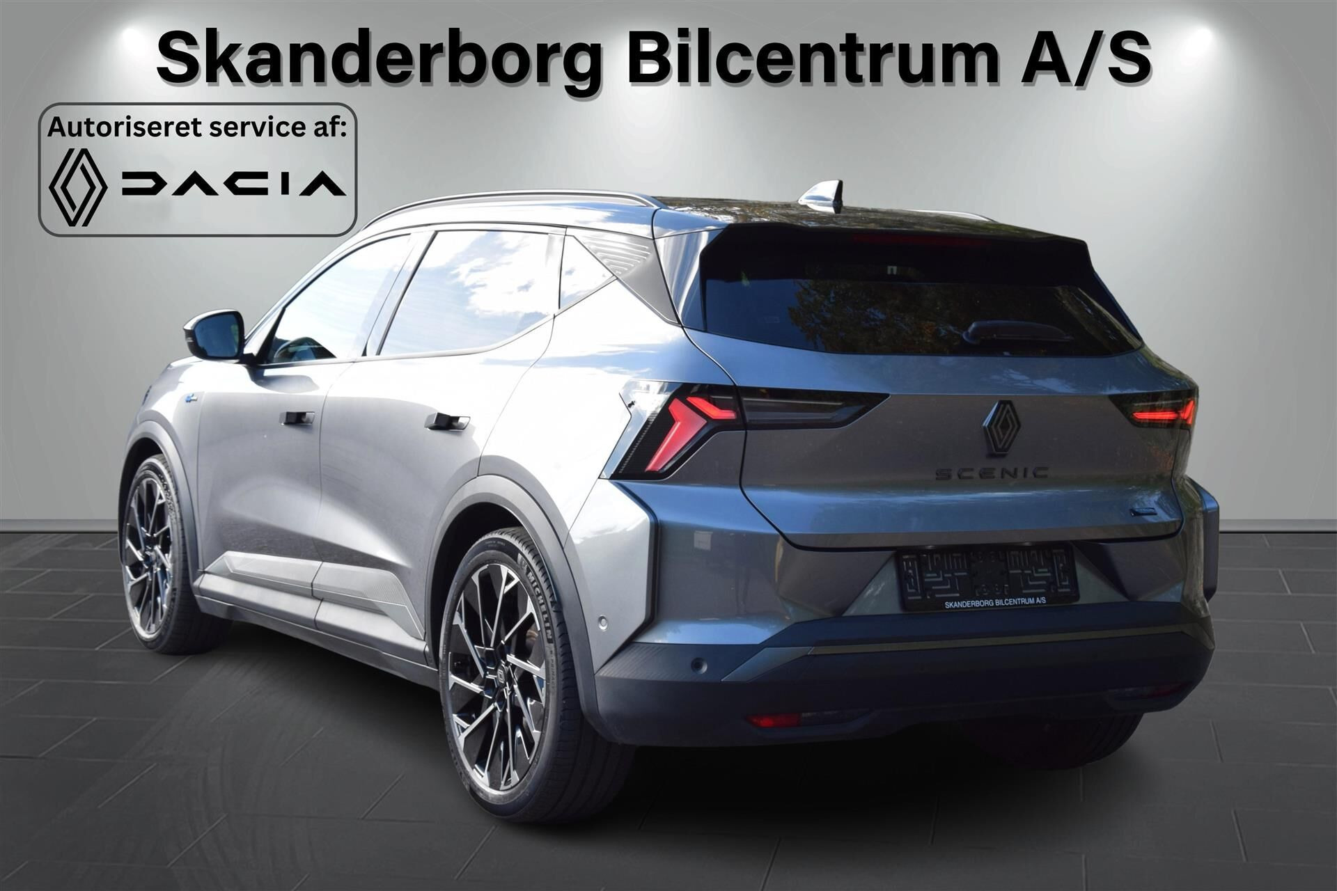 Grå Renault Scénic fra 2024