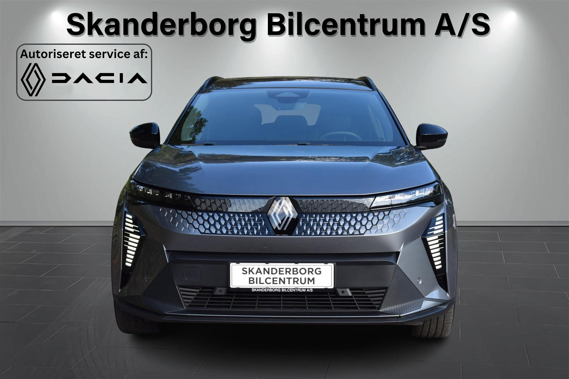 Grå Renault Scénic fra 2024
