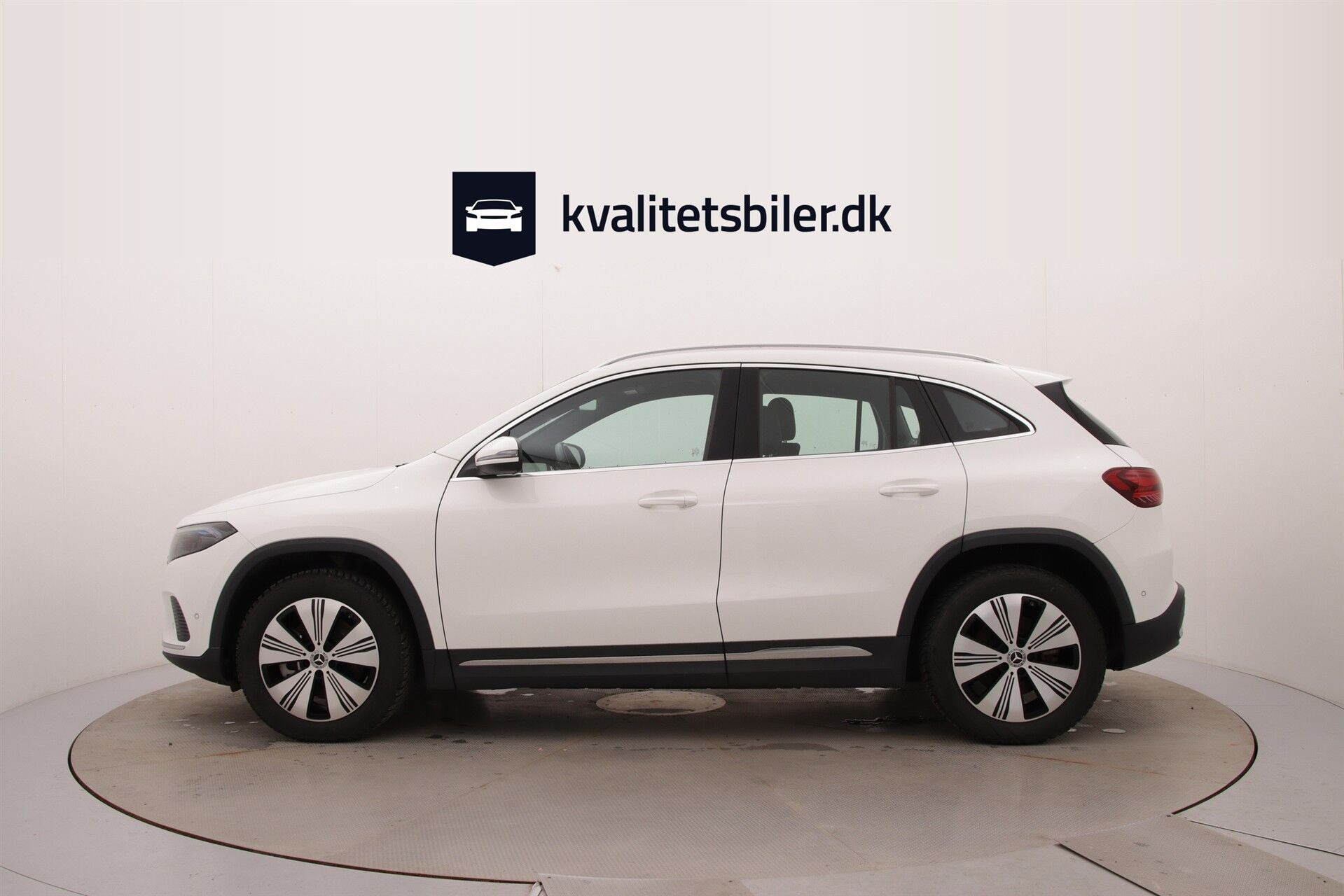 Hvid Mercedes EQA300 fra 2024