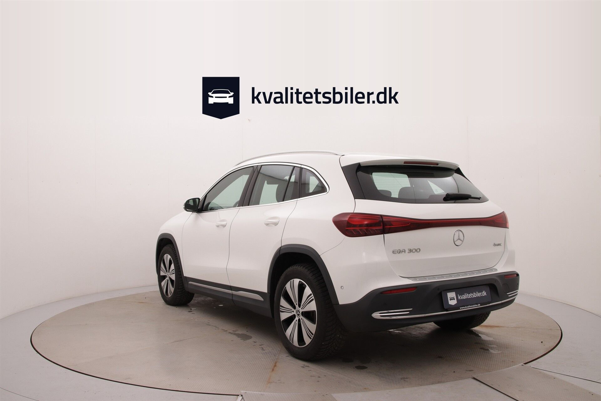 Hvid Mercedes EQA300 fra 2024