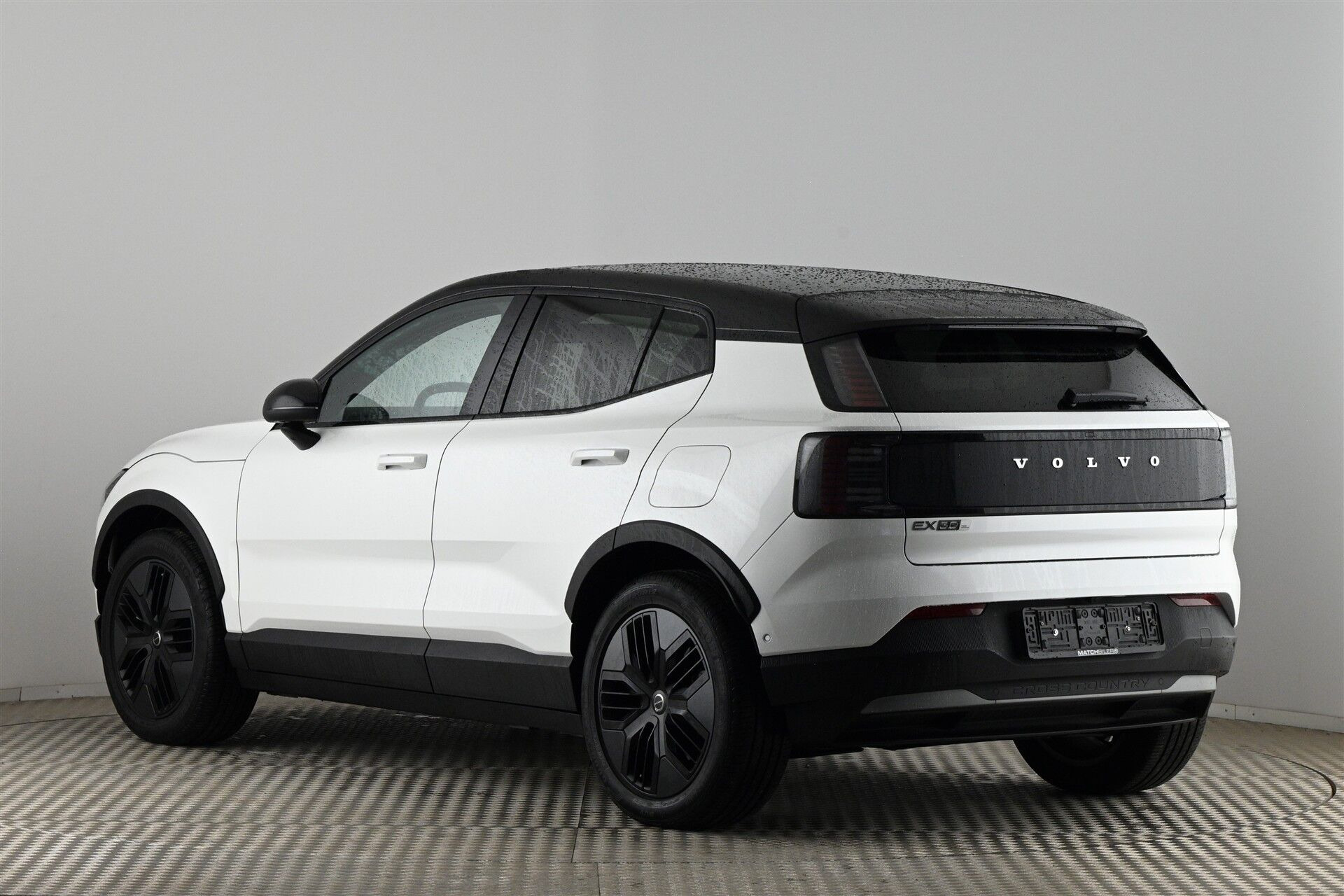 Hvid Volvo EX30 Cross Country fra 2025