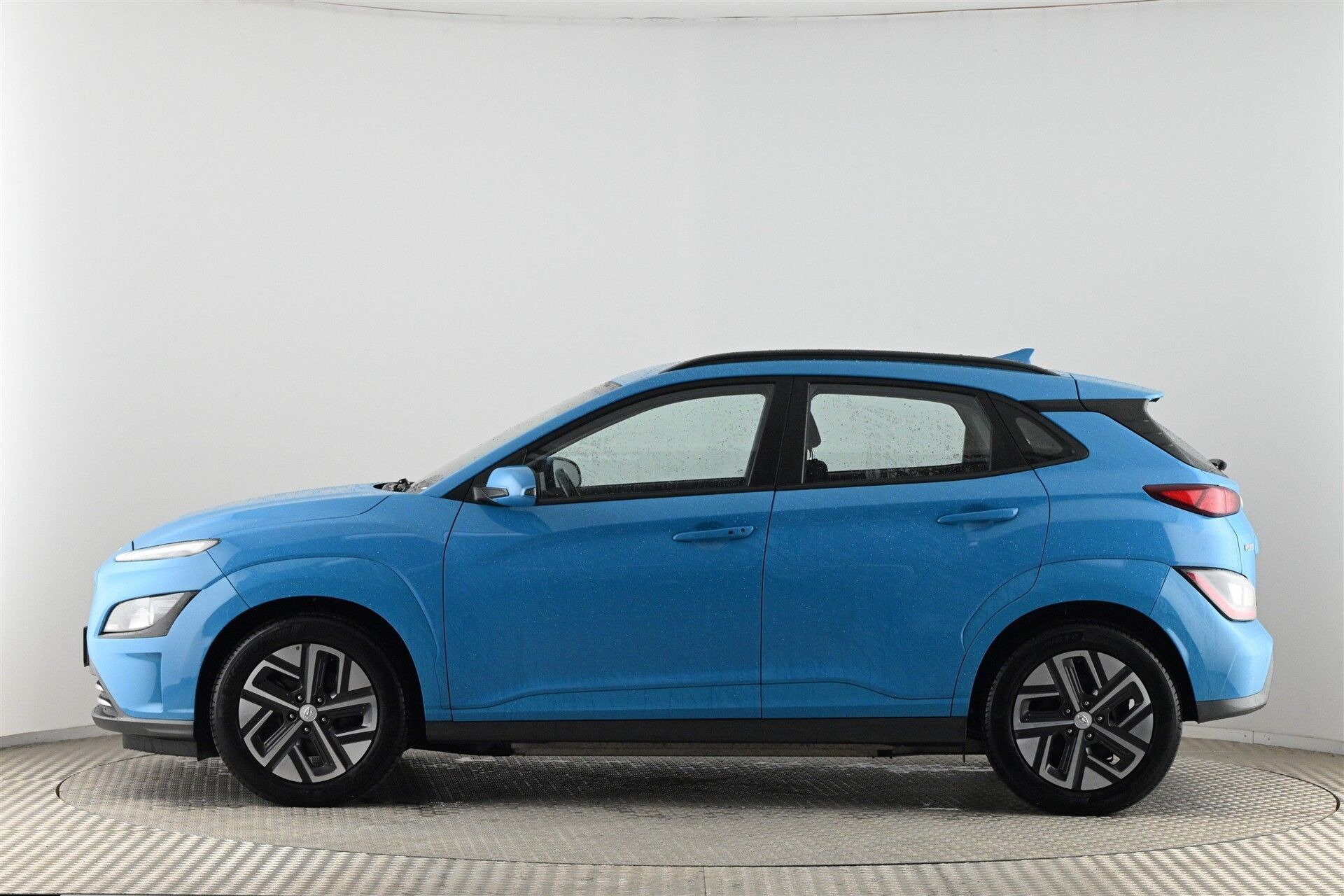 Blå Hyundai Kona fra 2021