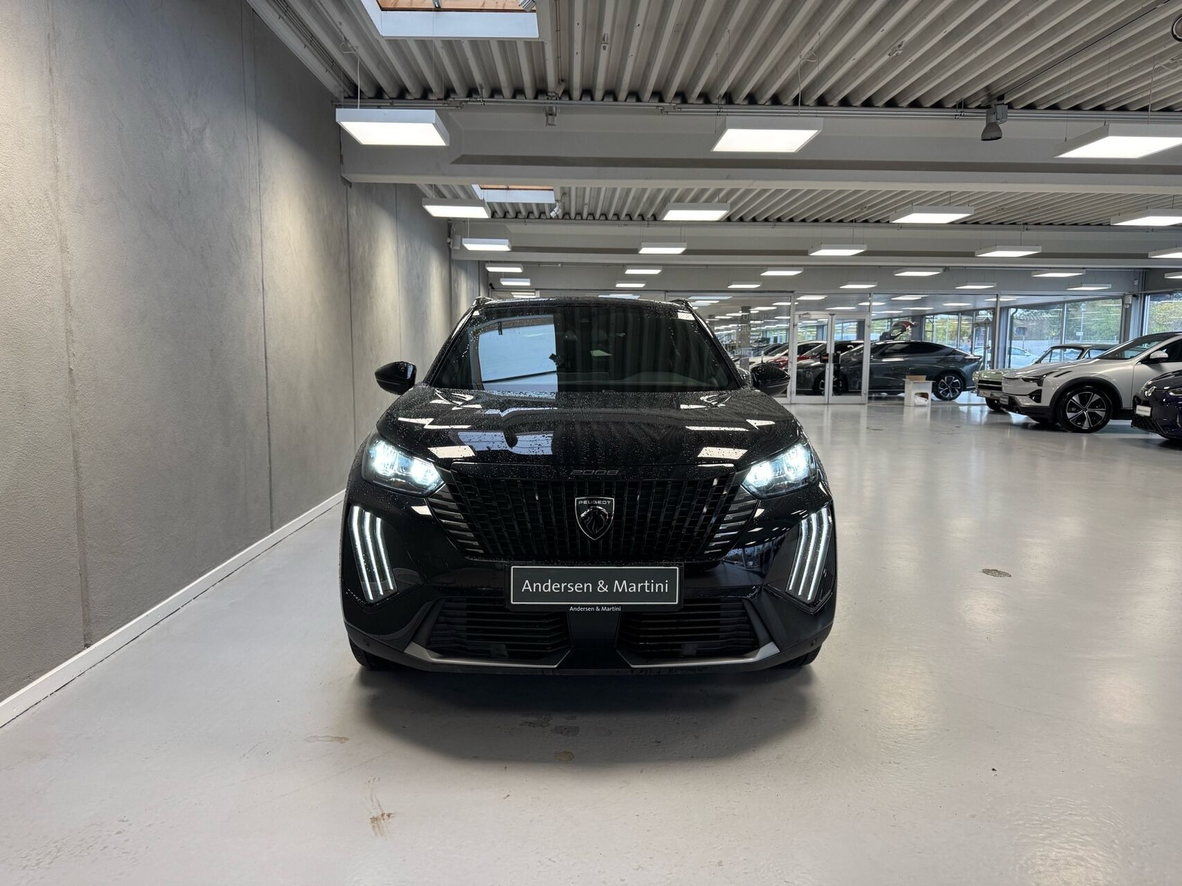 Sort Peugeot e-2008 fra 2025