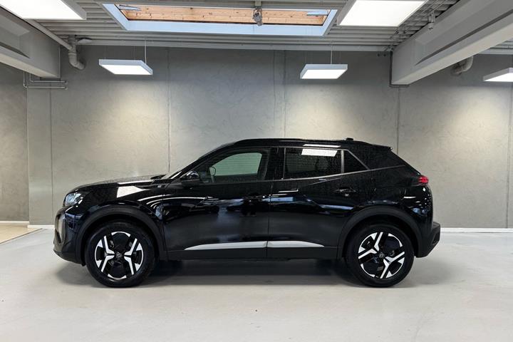 Sort Peugeot e-2008 fra 2025