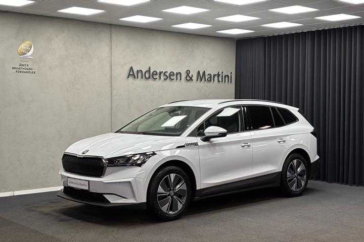 Hvid Skoda Enyaq fra 2023