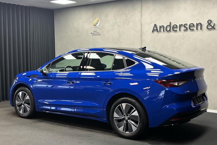Blå Skoda Enyaq fra 2024