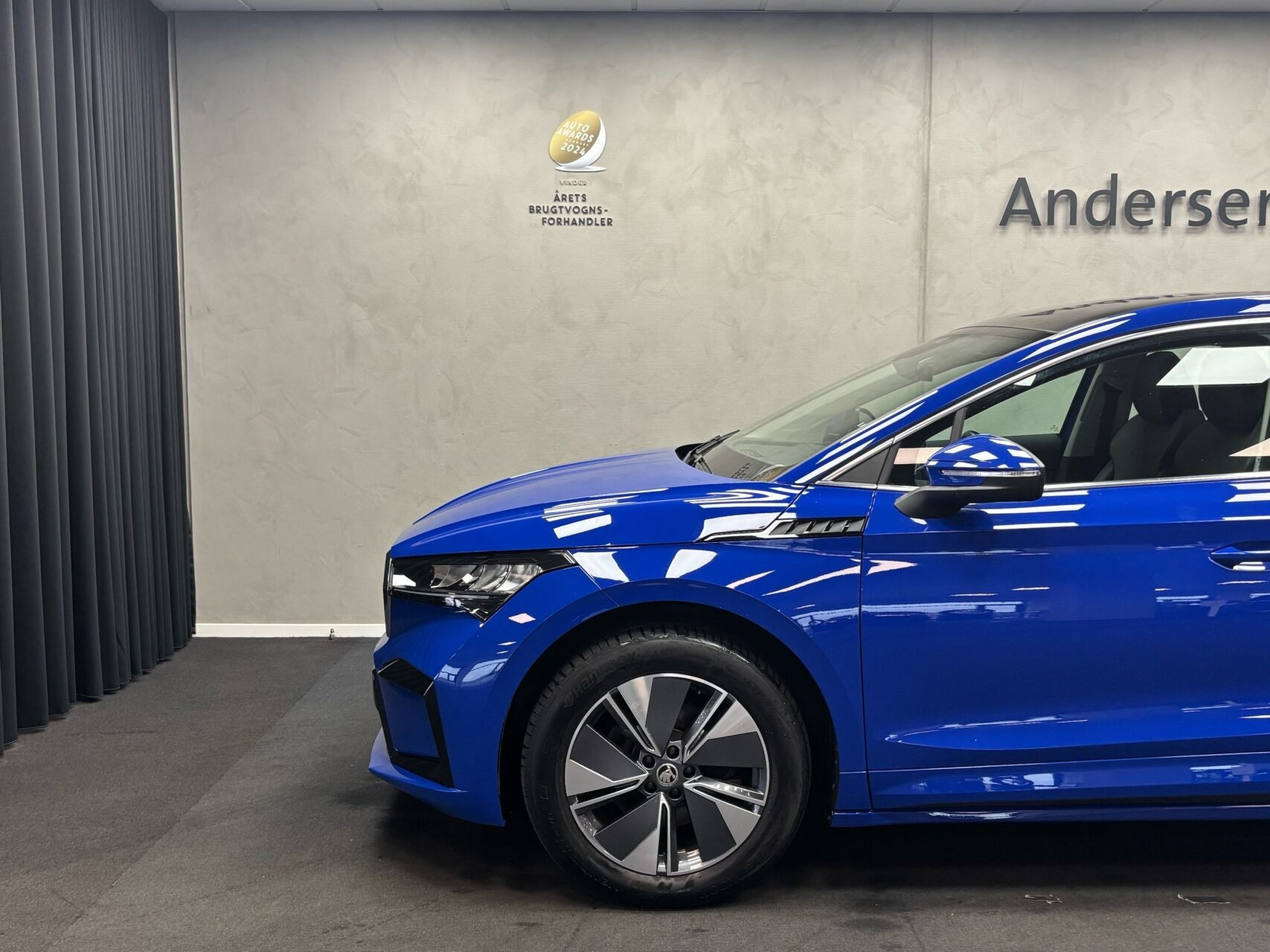Blå Skoda Enyaq fra 2024
