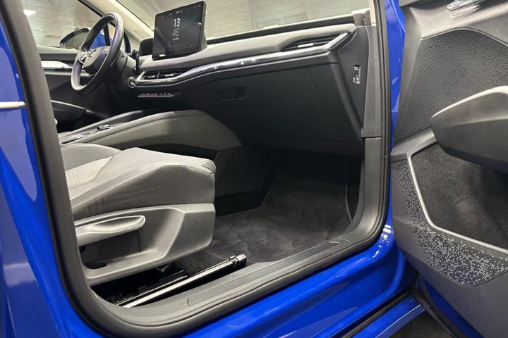 Blå Skoda Enyaq fra 2024