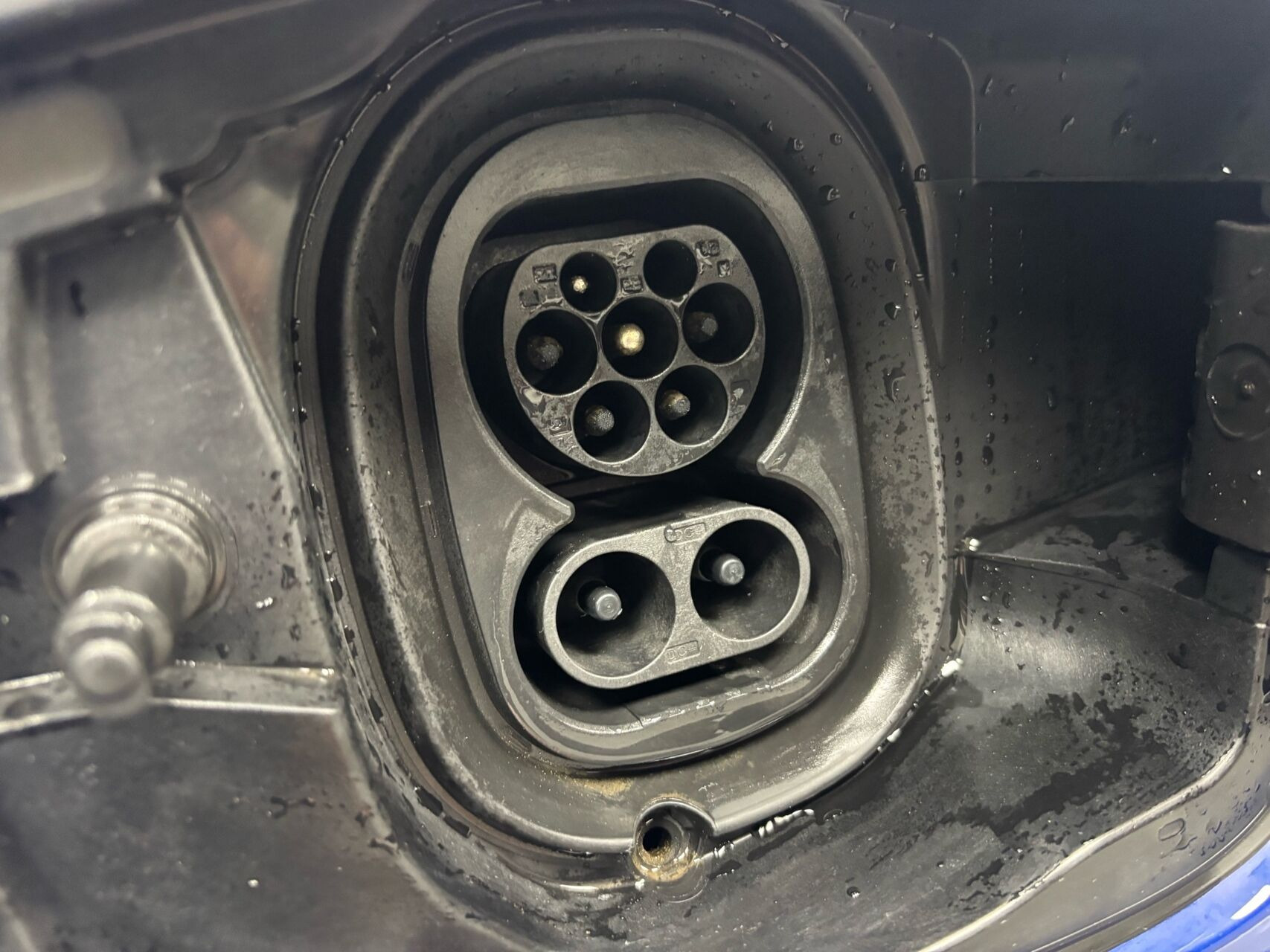 Blå Skoda Enyaq fra 2024