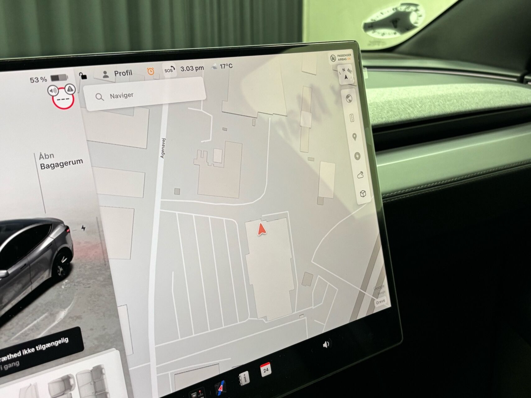 Grå Tesla Model Y fra 2026