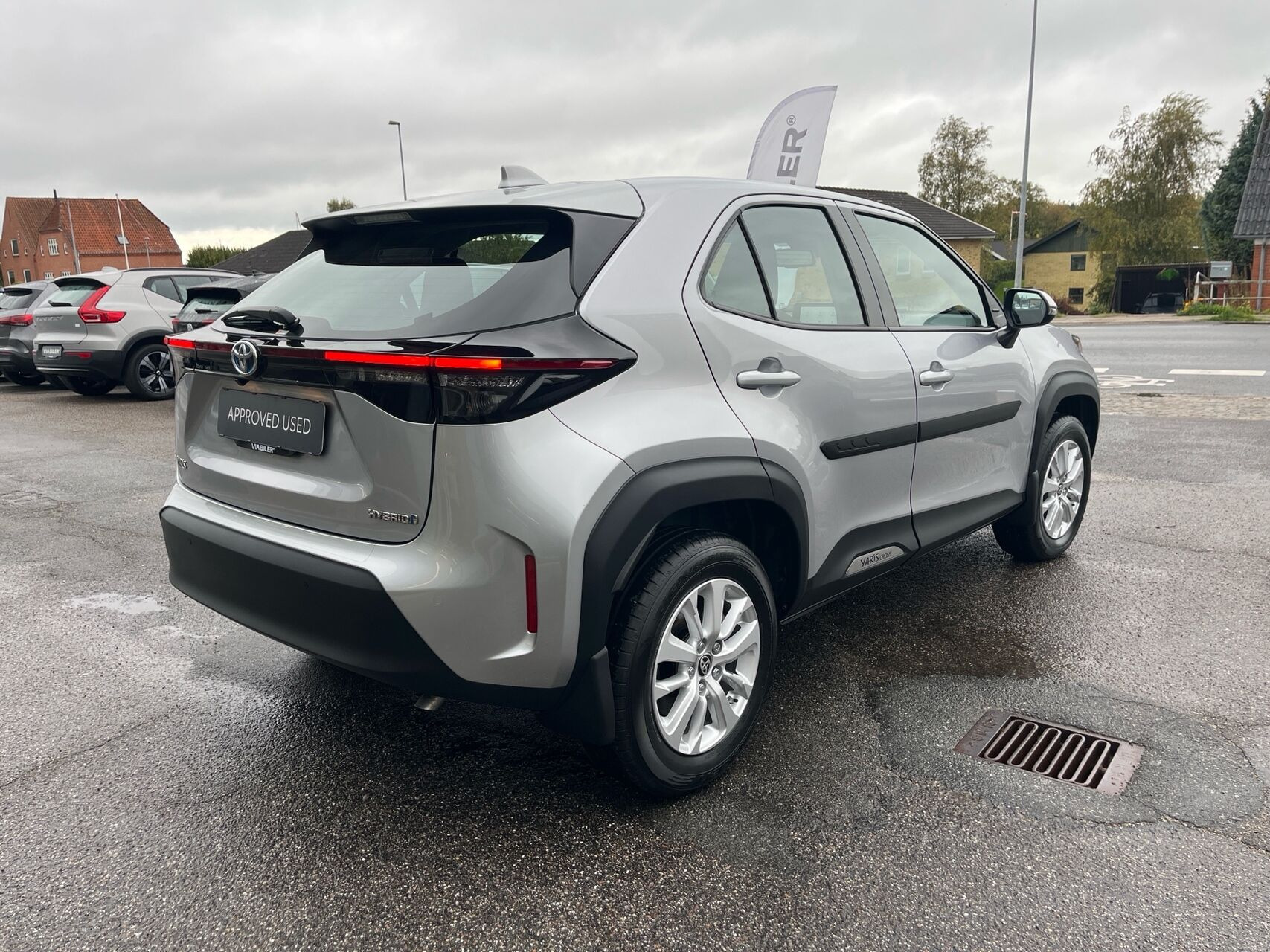 Sølv Toyota Yaris Cross fra 2022