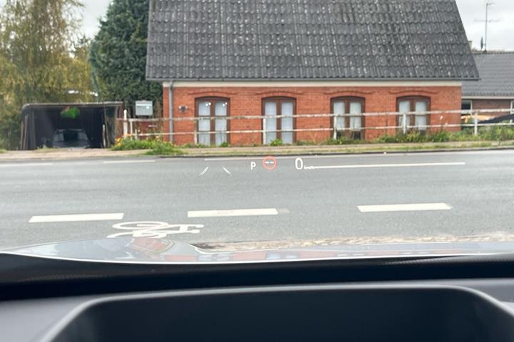 Sølv Toyota Yaris Cross fra 2022