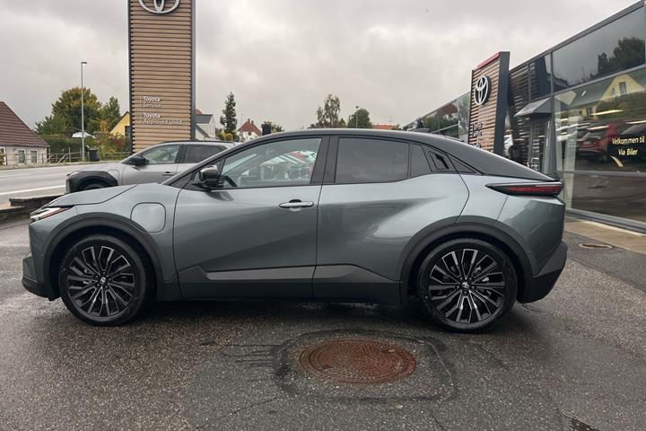 Sort Toyota C-HR+ fra 2026