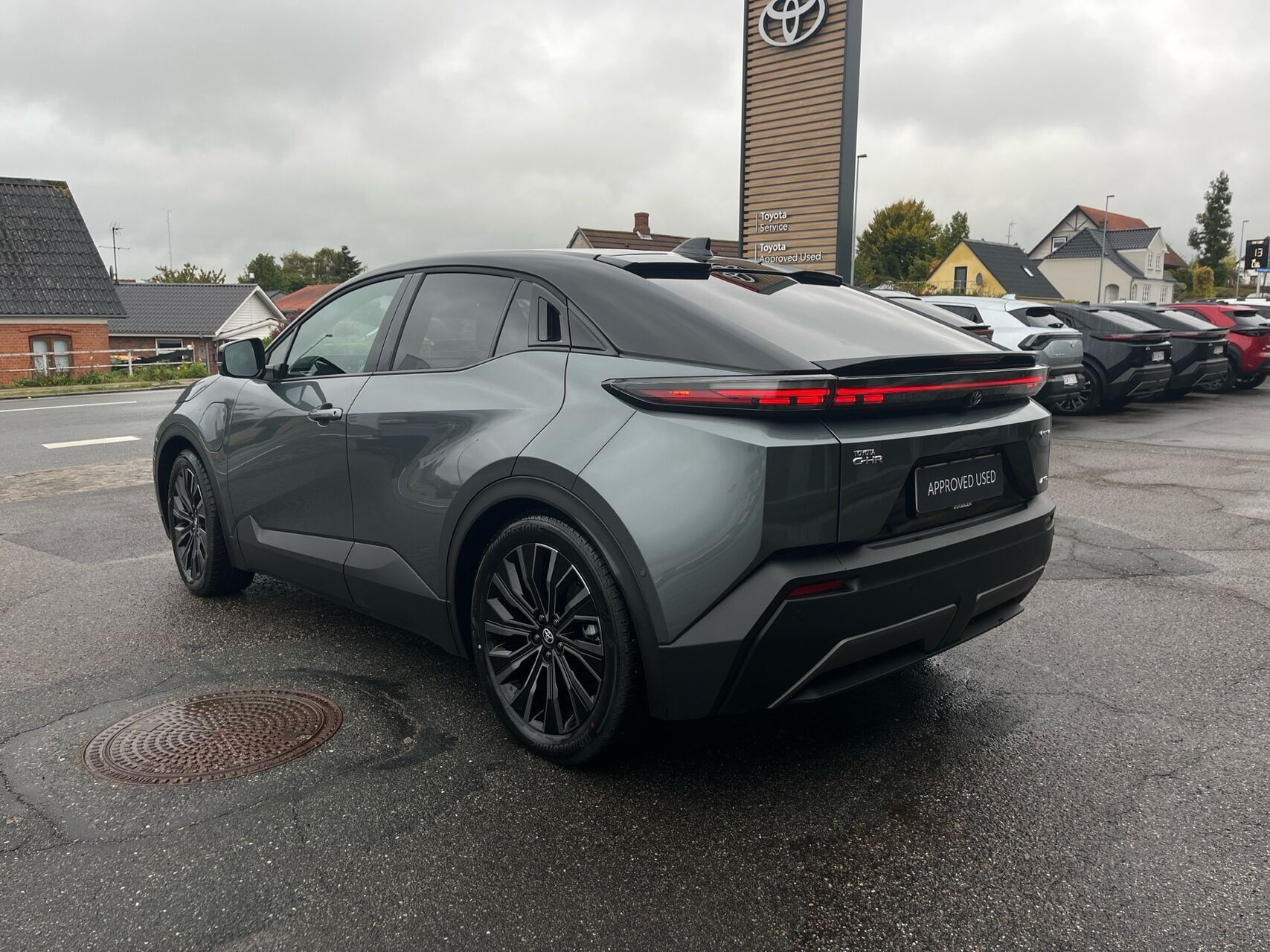 Sort Toyota C-HR+ fra 2026