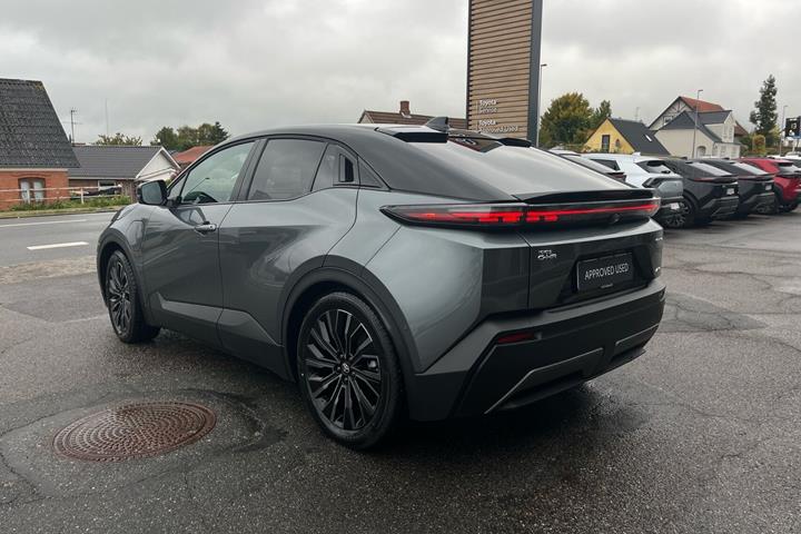 Sort Toyota C-HR+ fra 2026