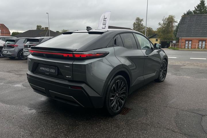 Sort Toyota C-HR+ fra 2026