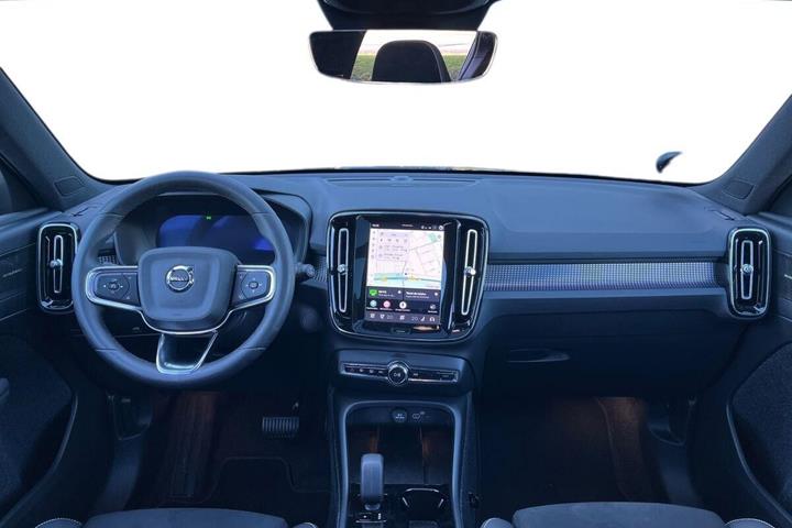 Sort Volvo EX40 fra 2026