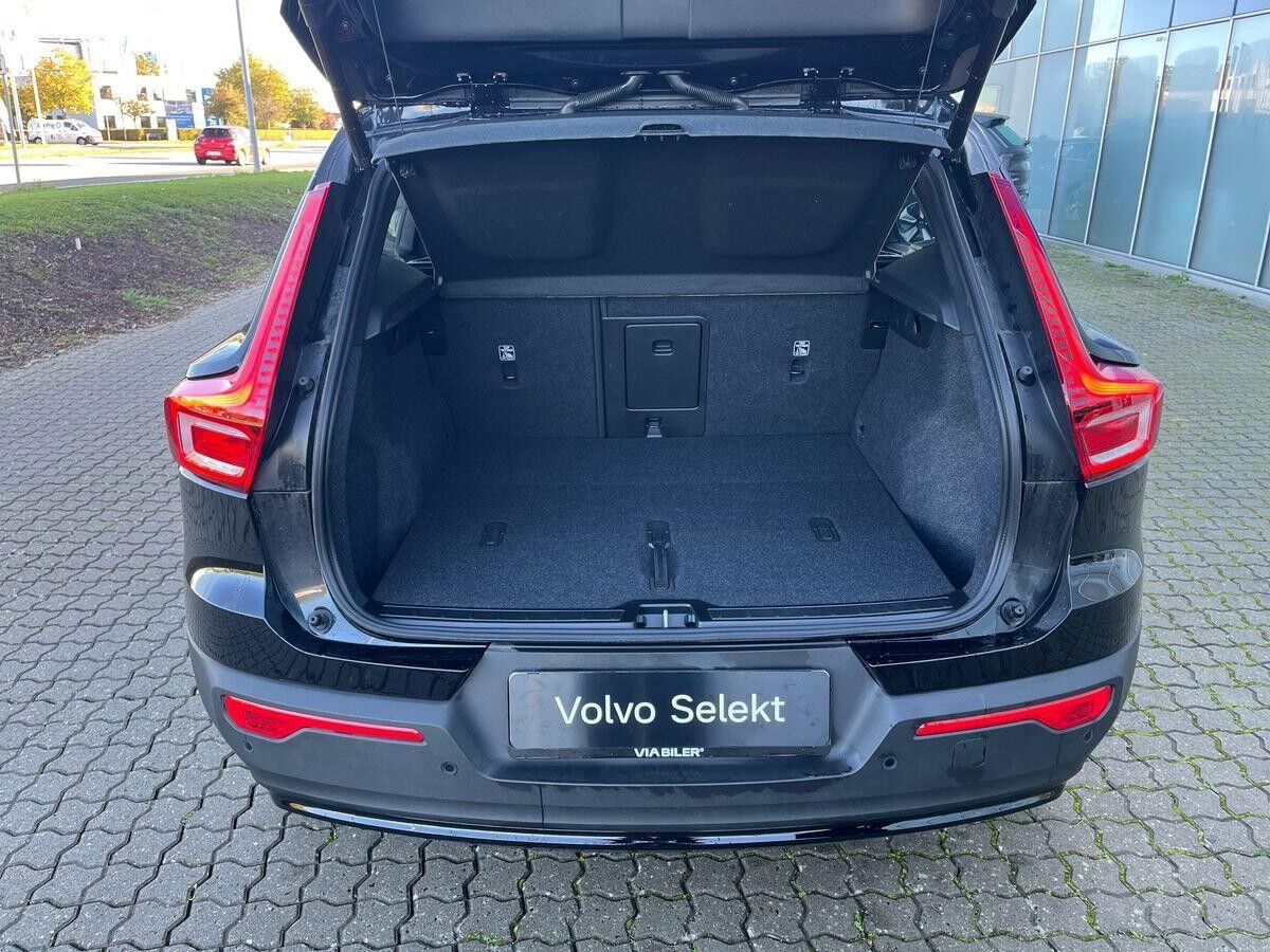 Sort Volvo EX40 fra 2026