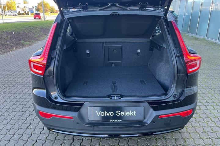 Sort Volvo EX40 fra 2026