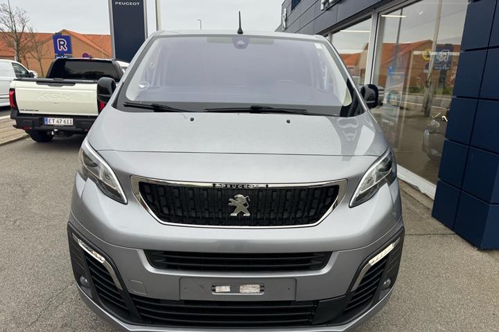 Grå Peugeot Expert fra 2023