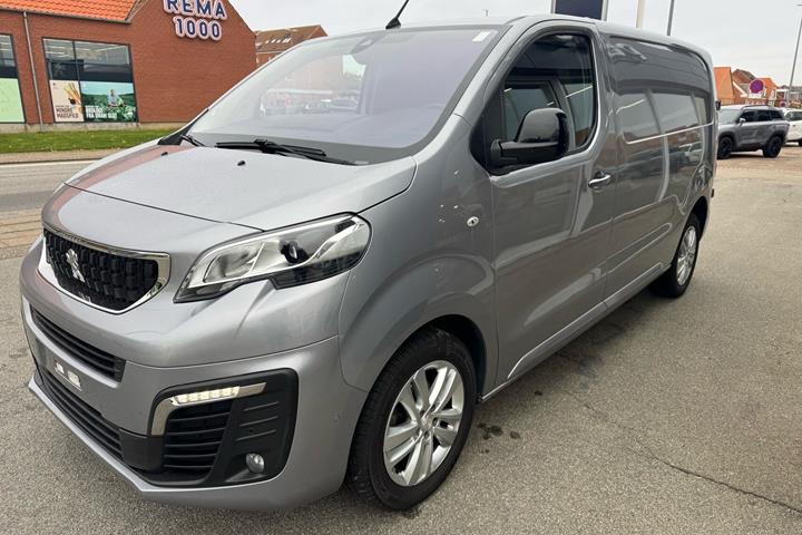 Grå Peugeot Expert fra 2023