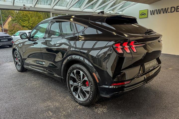 Sort Ford Mustang Mach-E fra 2024