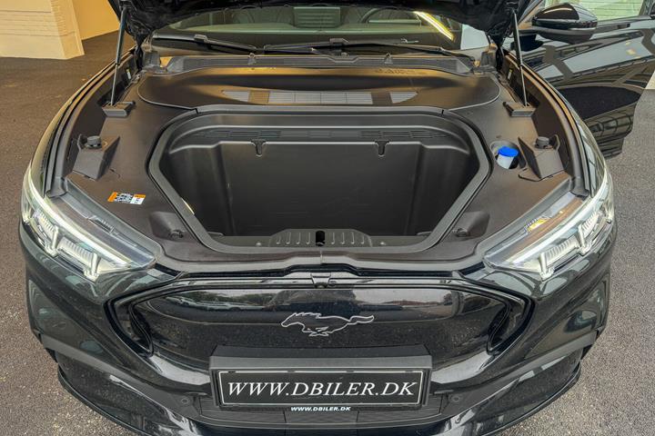 Sort Ford Mustang Mach-E fra 2024