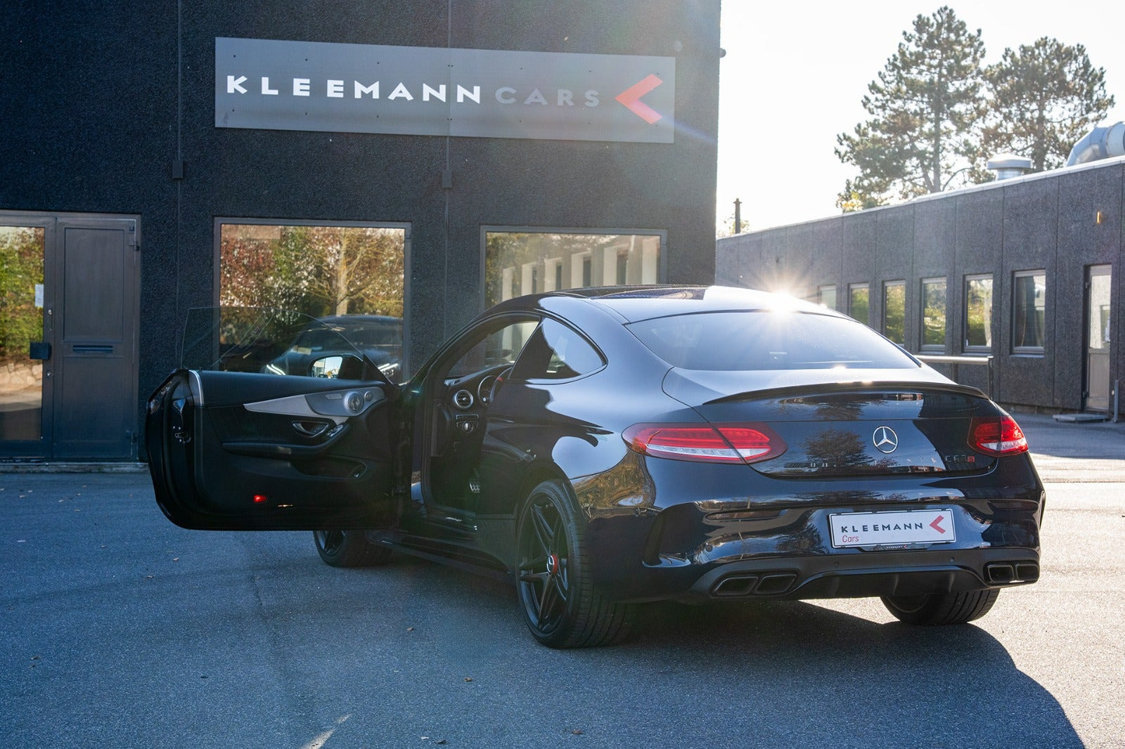 Blå Mercedes C63 fra 2016