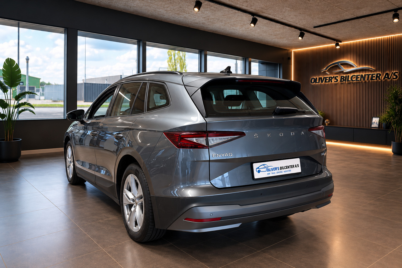 Grå Skoda Enyaq fra 2023