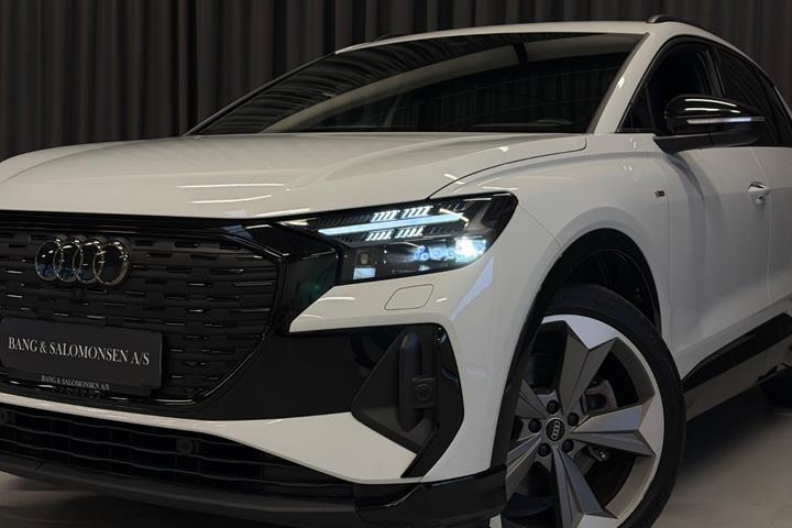 Hvid Audi Q4 e-tron fra 2024