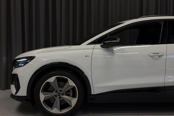 Hvid Audi Q4 e-tron fra 2024