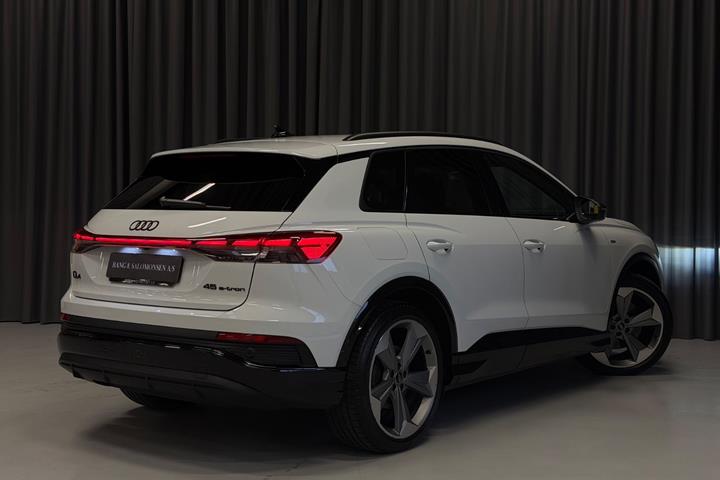 Hvid Audi Q4 e-tron fra 2024