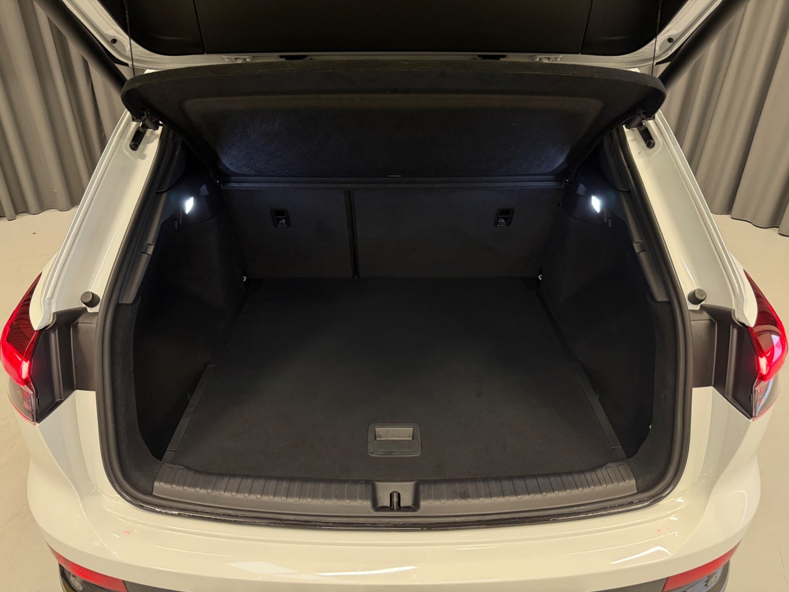 Hvid Audi Q4 e-tron fra 2024