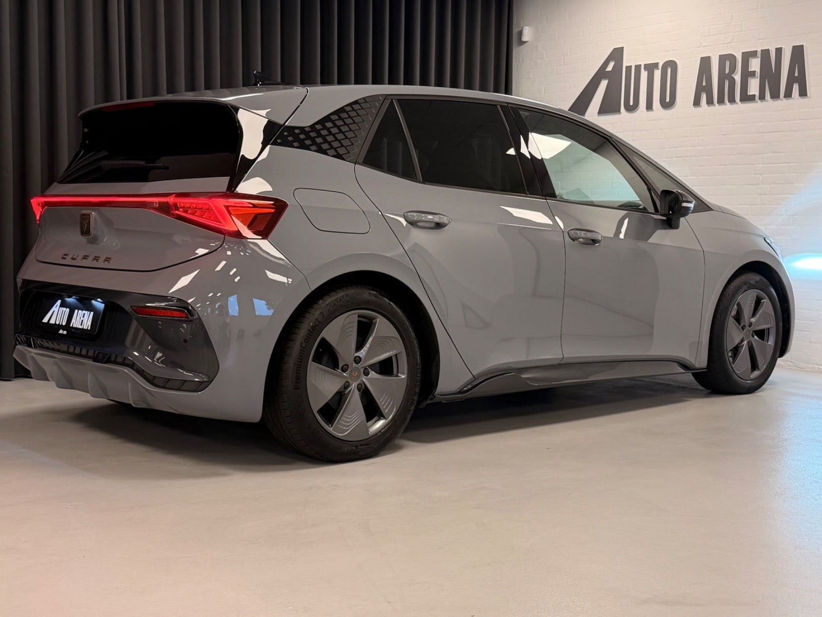 Grå Cupra Born fra 2023