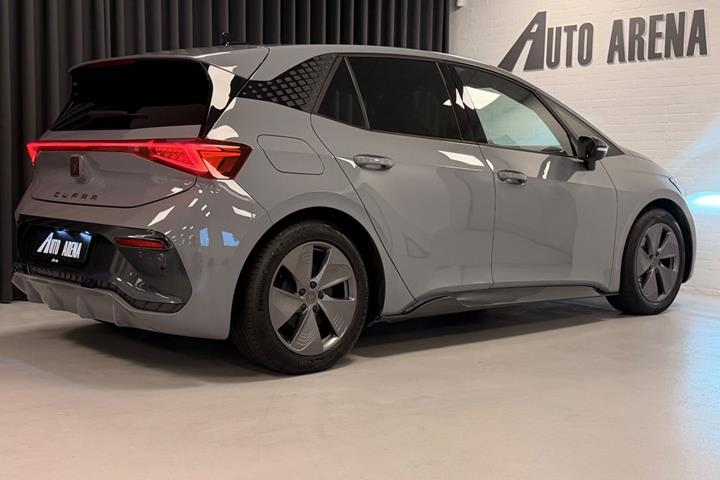 Grå Cupra Born fra 2023